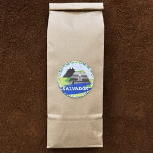 Grains de café du Salvador El Cerro, microlot nature anaérobique cultivé en altitude dans la région Apaneca Ilamatepec